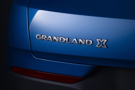 opel grandland x logo