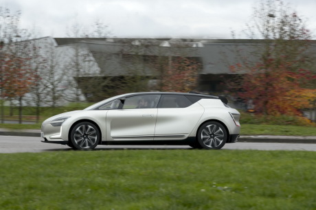 Vue de profil renault symbioz demo car