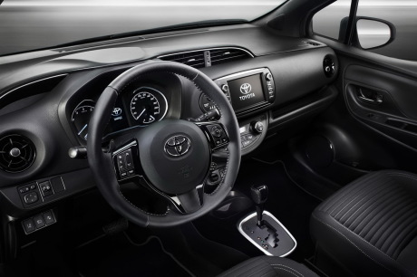 toyota yaris 2017 intérieur