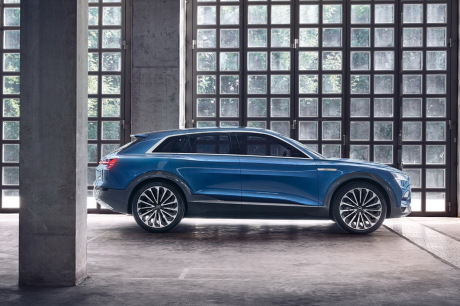 Audi e-tron quattro vue de profil