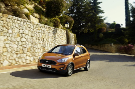 Vue avant ford ka+ active orange