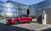 ford kuga hybride rechargeable en charge
