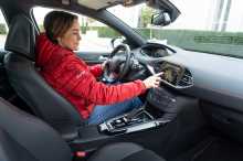 Peugeot 308 restylée 2017 écran central tactile