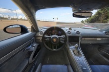 Porsche 718 Cayman GT4 RS instrumentation