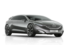 Au salon de Francfort en septembre 2011, le concept car HX-1 fut le premier a évoquer la technologie hybrid plug-in. il associait à l'époque un moteur 2.2 HDi de 204 ch à un électromoteur de 95 ch. La puissance cumulée atteignait 299 ch.