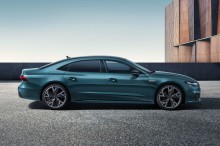 Audi A7L droit