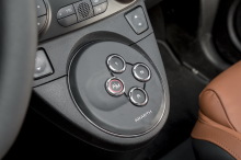 Fiat 500 Abarth 595 C Competizione 2015 vue des commandes de boîte robotisée
