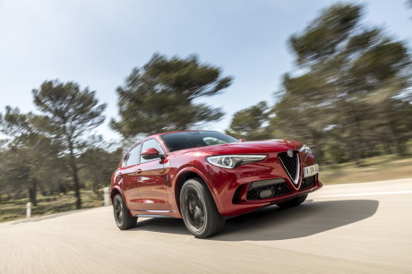Alfa Romeo Stelvio Quadrifoglio rouge 2018 travellin avant droit