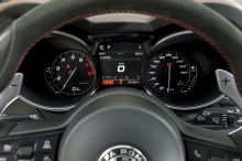 Alfa Romeo Stelvio Quadrifoglio 2018 compteurs