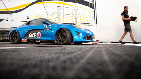 Alpine A110 Cup Dijon au box Racing Technology