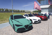 111 ans Alfa Romeo Arese Milan Alfa Romeo Giulia GTA housse livraison