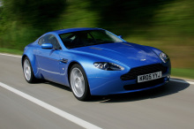 aston martin vantage camouflée