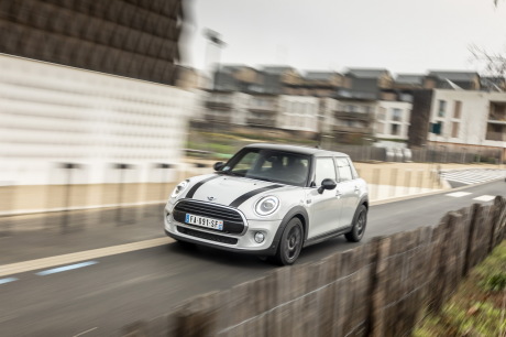Notre Mini 5 portes d'essai : version Cooper de 136 ch, boite Steptronic et pack Chili. Prix : 28 200 ÃÆÃâÃâ ââ¬â¢ÃÆÃ¢â¬ âââ‰âÂ¢ÃÆÃââââ¬Ã
Â¡ÃÆÃ¢â¬Å¡ÃâÃÂ¢ÃÆÃâÃâ ââ¬â¢ÃÆÃ¢â¬Å¡ÃâÃÂ¢ÃÆÃâÃâÃÂ¢ÃÆÃ¢Ã¢ââ¬Å¡Ã¬ÃâŠÃÂ¡ÃÆÃ¢â¬Å¡ÃâÃÂ¬ÃÆÃââââ¬Ã
̢̮â¬Å¡ÃâÃÂ¡ÃÆÃâÃâ ââ¬â¢ÃÆÃ¢Ã¢ââ¬Å¡Ã¬ÃâŠÃÂ¡ÃÆÃââââ¬Ã
Â¡ÃÆÃ¢â¬Å¡Ãâì.