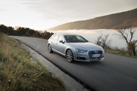 audi A4 Avant grise vue avant