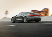 audi e--tron GT concept vue arriÃÆÃ
¡re gris