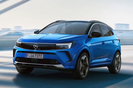 Opel Grandland restylé (lancement : automne).