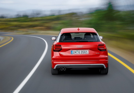 audi q2 rouge vue arrière