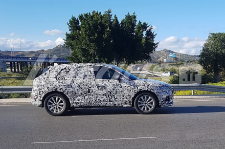 futur Audi Q3 camouflé