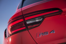 Audi RS4 Avant rouge feu arrière