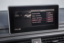 Audi RS4 Avant rouge ecran mode Individual