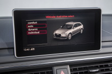 Audi RS4 Avant rouge ecran drive select