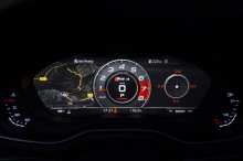 Audi RS4 Avant rouge Virtual Cockpit compte-tours
