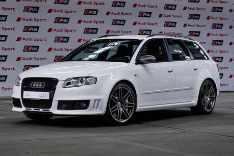 Audi RS4 B7 blanche vue avant