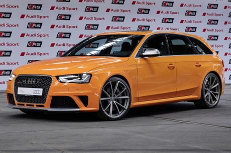 audi RS4 b8 orange vue avant
