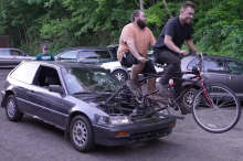 Honda Civic insolite vélo