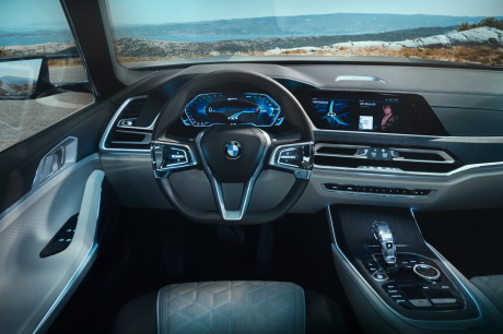 BMW Concept X7 iPerformance habitacle planche de bord