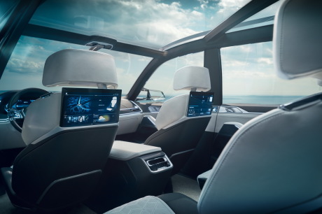 BMW Concept X7 iPerformance habitacle sièges écrans tactiles