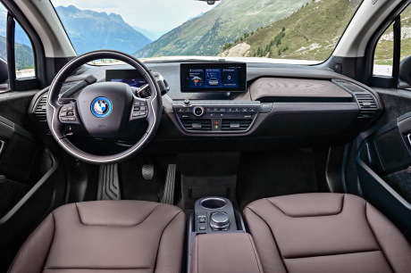 BMW i3s Suite planche de bord frontale