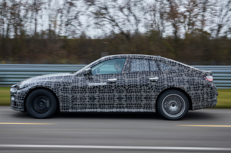 BMW i4 prototype photos officielles camouflées