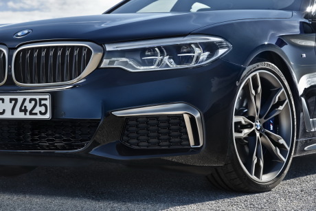 BMW M550i xDrive 2017 bouclier avant