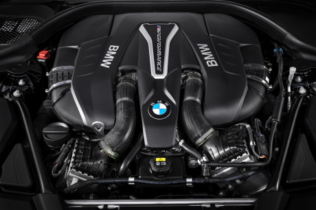 BMW M550i xDrive moteur V8