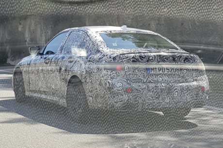 future BMW Série 3 2018 camouflée vue arrière.
