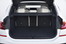 La modularité 40/20/40 des dossiers est pratique pour aménager l'arrière.
