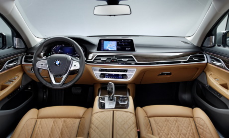 BMW S̮̩̉̉rie 7 (2019) restyl̮̩̉̉e 750 Li habitacle planche de bord