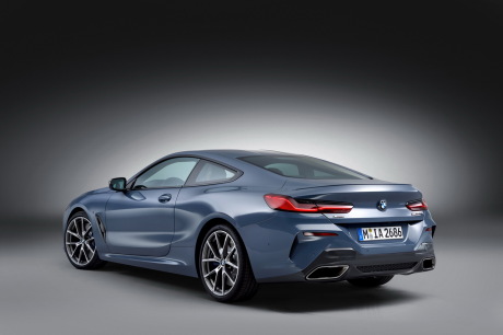 nouvelle BMW Série 8 M850i xDRive M Performance bleu vue arrière