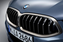 nouvelle BMW Série 8 M850i xDRive M Performance bleu vue de la calandre