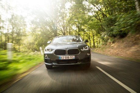 BMW X2 18i sDrive DKG7 vue de face