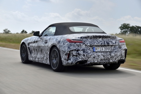 BMW Z4 2018 camoufl̮̩ travelling arriÃÆÃ
¡re gauche