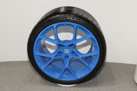 Bugatti Chiron pneumatique Michelin