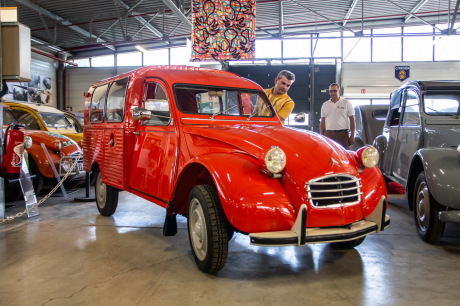 Citroën 2CV Fourgonnette 1967 vue avant orange