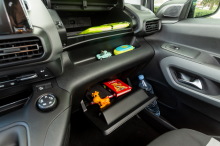 Citroën Berlingo M Shine bleu boîtes à gants