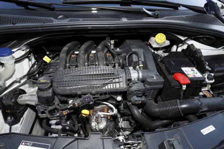 Citroën C3 moteur capot ouvert