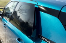 Citroen C4 Cactus bleu vitre arrière à compas
