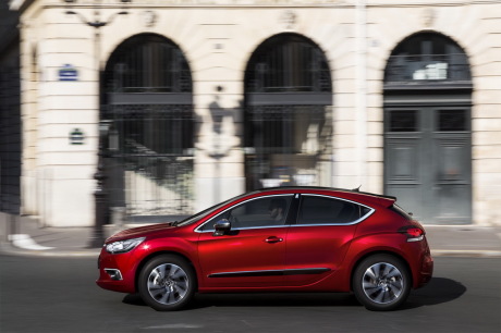 En finition So Chic (photo), la DS4 PureTech 130 est facturée 25 750 €.