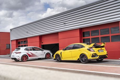Civic Type R Limited Edition vs Mégane R.S. Trophy-R : le match