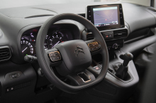 Position classique de l'instrumentation de bord dans le Citroën Berlingo. Position classique de l'instrumentation de bord dans le Citroën Berlingo.